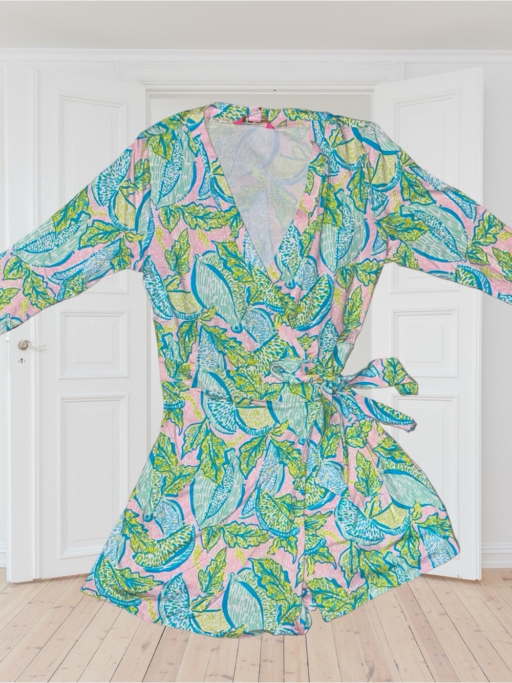 🆕#27~Lilly Pulitzer Pink, Green & Aqua Tropical Wrap Romper, Size Med